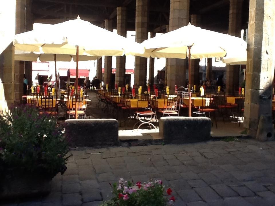 Auberge De La Halle Cordes Sur Ciel Dış mekan fotoğraf